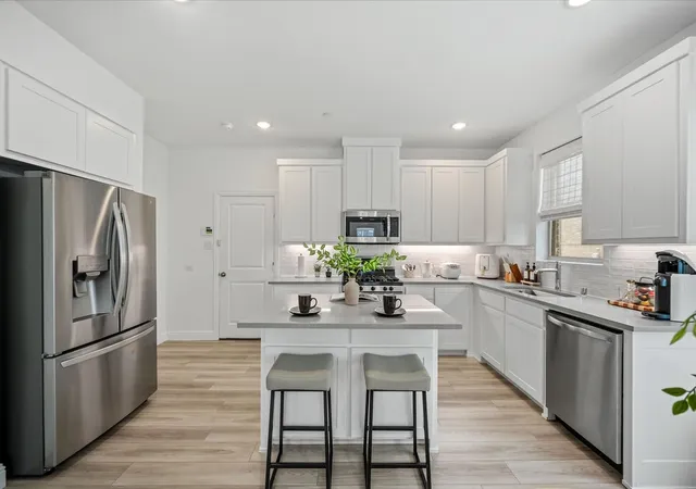 Photo 3 of Townhouse for sale at 2622 Settlers Pl, Garland, TX 75042 | MLS# 21299011 | Listing updated on 2026-09-19
