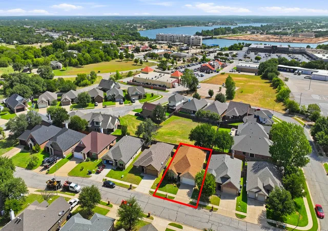 Photo 3 of Single family home for sale at 1408 Lauren Ln, Granbury, TX 76048 | MLS# 21296735 | Listing updated on 2026-07-28
