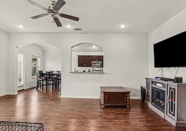 Homes for sale in Mabank, TX | 132 Willowbend Loop, Mabank, TX 75147 | MLS# 21298316