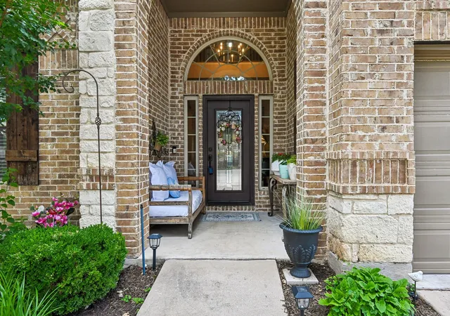 Photo 2 of Single family home for sale at 9566 Avalon Dr, Frisco, TX 75035 | MLS# 21297587 | Listing updated on 2026-08-23
