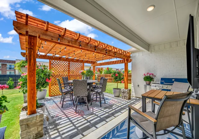 Photo 3 of Single family home for sale at 105 W Furlong, Willow Park, TX 76087 | MLS# 21297517 | Listing updated on 2026-08-22