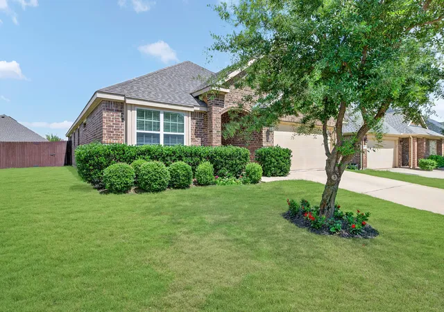 Homes for sale in Little Elm, TX | 2409 Michelle Creek Dr, Little Elm, TX 75068 | MLS# 21296888