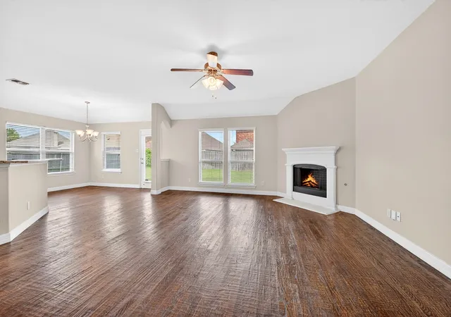 4th image of 2409 Michelle Creek Dr, Little Elm, TX 75068 | MLS# 21296888
