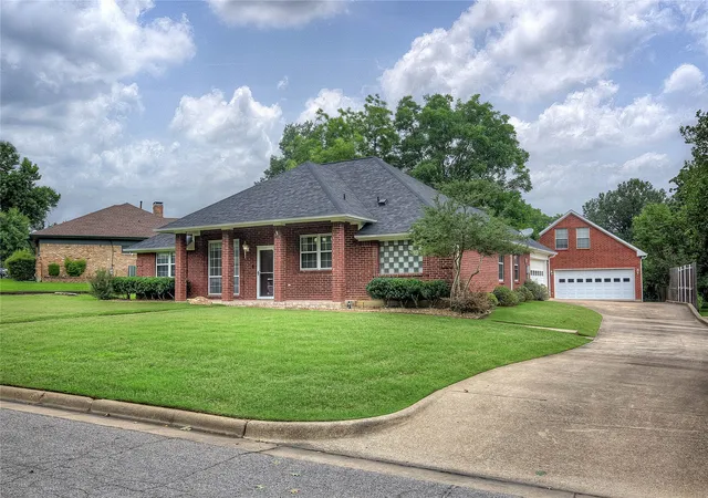 Photo 1 of Single family home for sale at 900 River Oaks Dr, Greenville, TX 75402 | MLS# 21297156 | Listing updated on 2026-10-02