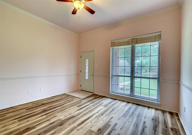 Photo 4 of Single family home for sale at 900 River Oaks Dr, Greenville, TX 75402 | MLS# 21297156 | Listing updated on 2026-10-02