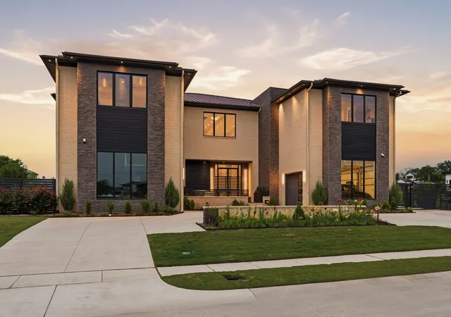 Photo 2 of Mansion for sale at 712 Crescent Hts, Southlake, TX 76092 | MLS# 21296739 | Listing updated on 2026-08-30