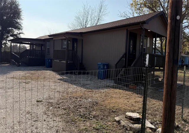 Homes for sale in Valley View, TX | 110 Crockett St #B & F, Valley View, TX 76272 | MLS# 21299614