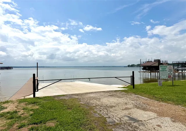 Homes for sale in Mabank, TX | 131 San Felipe Dr, Mabank, TX 75156 | MLS# 21299555