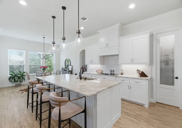 Photo 2 of Single family home for sale at 100 Cedar Mountain Dr, Weatherford, TX 76085 | MLS# 21293440 | Listing updated on 2026-07-19