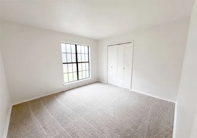 Photo 3 of Sale Pending at 1319 Oak Run Dr, Duncanville, TX 75137 | MLS# 21299666 | Listing updated on 2026-08-28
