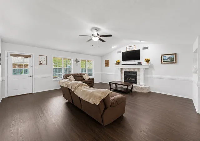 Photo 3 of Single family home for sale at 1857 Woodbridge Dr, Sulphur Springs, TX 75482 | MLS# 21297800 | Listing updated on 2026-10-08