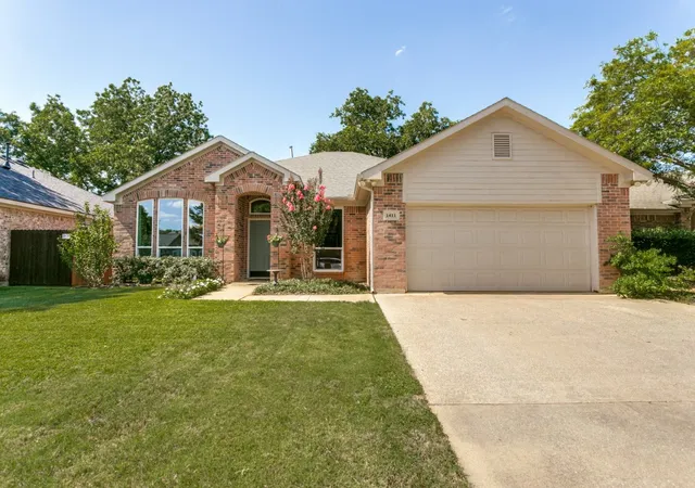 Homes for sale in Corinth, TX | 1411 Park Palisades Dr, Corinth, TX 76210 | MLS# 21298882