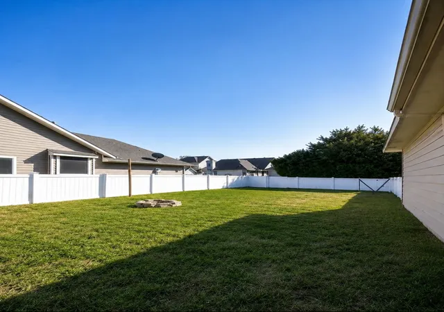 33rd image of 10110 Lakeview Dr, Providence Village, TX 76227 | MLS# 21299696