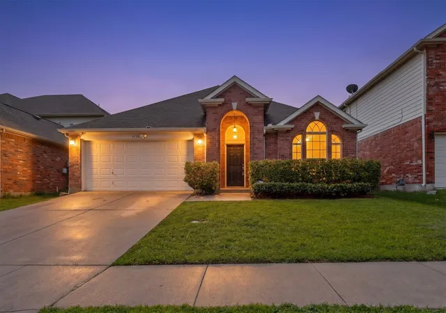Photo 1 of Sale Pending at 4736 Parkmount Dr, Fort Worth, TX 76137 | MLS# 21299728 | Listing updated on 2026-07-16