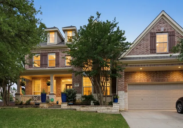 Homes for sale in Grapevine, TX | 965 Fall Crk, Grapevine, TX 76051 | MLS# 21299726