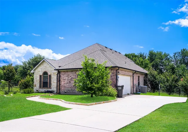 Photo 2 of Single family home for sale at 131 Avalon Dr, Princeton, TX 75407 | MLS# 21263323 | Listing updated on 2026-09-29