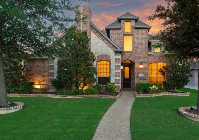 Homes for sale in Keller, TX | 1917 Sterling Trace Dr, Keller, TX 76248 | MLS# 21293877