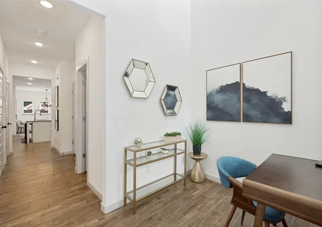 Photo 4 of Townhouse for sale at 410 N Pecan St, Arlington, TX 76011 | MLS# 21299742 | Listing updated on 2026-08-22