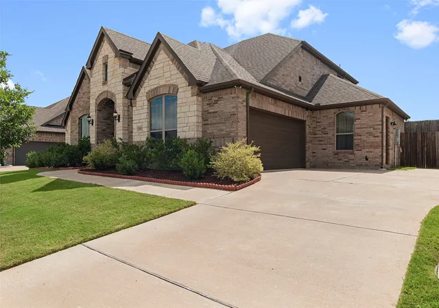 Photo 2 of Sale Pending at 1953 Silver Falls Dr, Burleson, TX 76028 | MLS# 21299303 | Listing updated on 2026-08-18