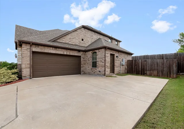 Homes for sale in Burleson, TX | 1953 Silver Falls Dr, Burleson, TX 76028 | MLS# 21299303