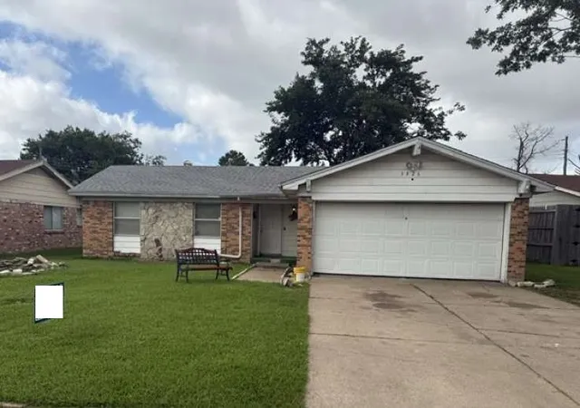 Photo 1 of Sale Pending at 3826 Great Falls Ct, Irving, TX 75062 | MLS# 21299779 | Listing updated on 2026-08-22