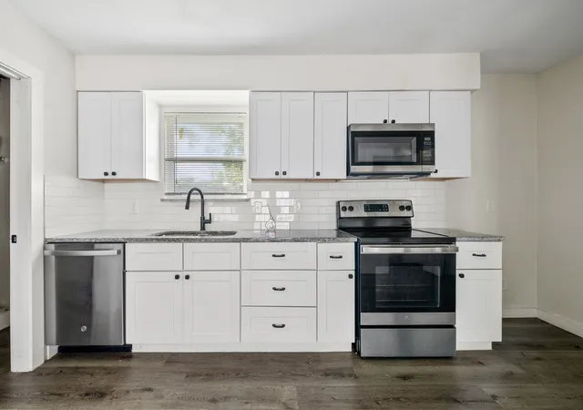 Photo 2 of Single family home for sale at 2126 Travis Dr, Carrollton, TX 75006 | MLS# 21297891 | Listing updated on 2026-08-29