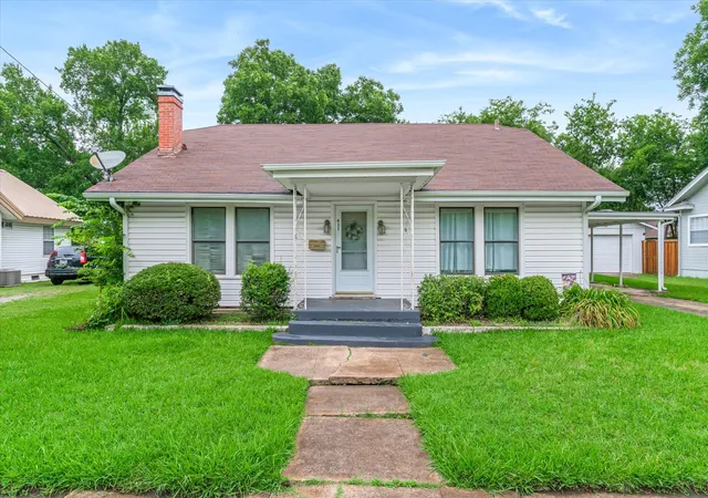 Homes for sale in Wills Point, TX | 432 W High St, Wills Point, TX 75169 | MLS# 21290638
