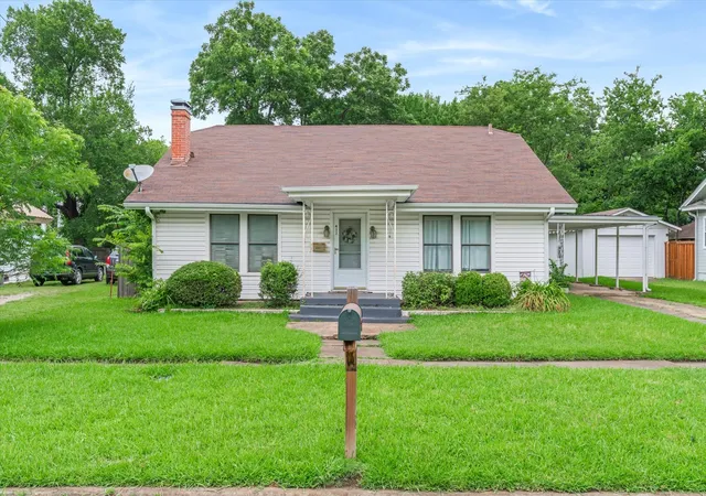 Homes for sale in Wills Point, TX | 432 W High St, Wills Point, TX 75169 | MLS# 21290638