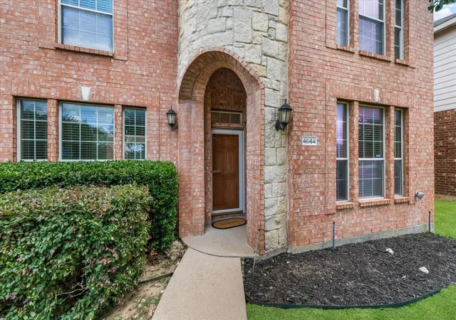 Photo 3 of Sale Pending at 4644 Springway Ln, Fort Worth, TX 76123 | MLS# 21299855 | Listing updated on 2026-07-16