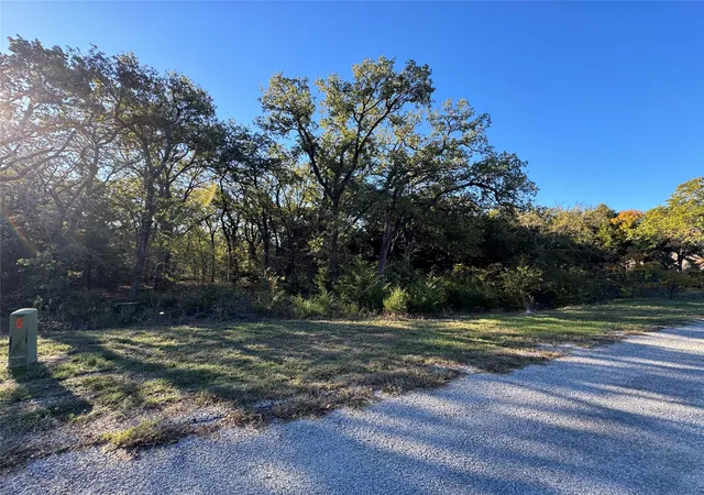Homes for sale in Tioga, TX | 20 Timber Trl, Tioga, TX 76271 | MLS# 21298607