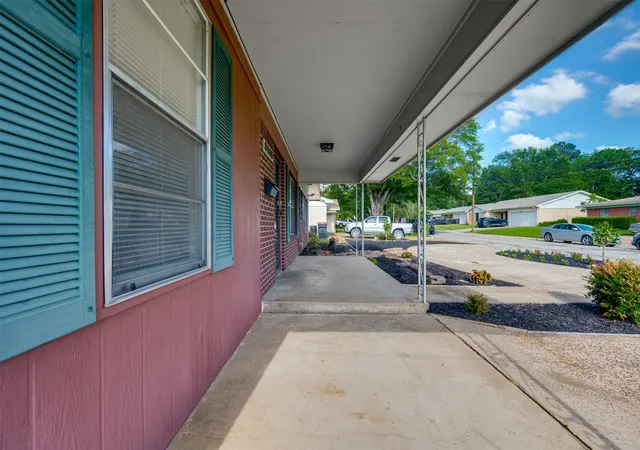 Photo 3 of Single family home for sale at 3165 E Houston St, Paris, TX 75460 | MLS# 21299880 | Listing updated on 2026-07-09
