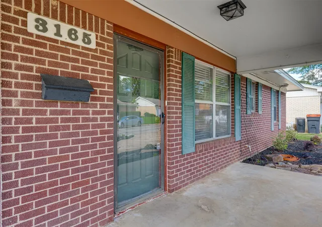 Photo 3 of Single family home for sale at 3165 E Houston St, Paris, TX 75460 | MLS# 21299880 | Listing updated on 2026-07-09