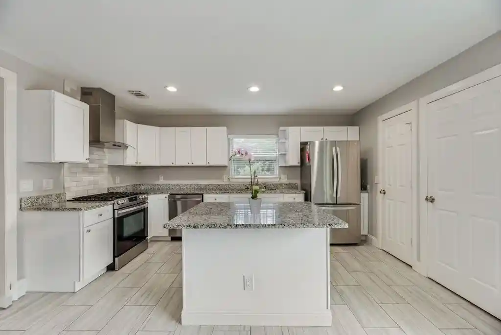 Photo 1 of Single family home for sale at 6742 Hialeah Dr, Dallas, TX 75214 | MLS# 21296473 | Listing updated on 2026-10-28