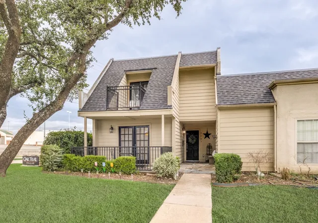 Photo 2 of Townhouse for sale at 9405 Timberleaf Dr, Dallas, TX 75243 | MLS# 21295306 | Listing updated on 2026-08-26