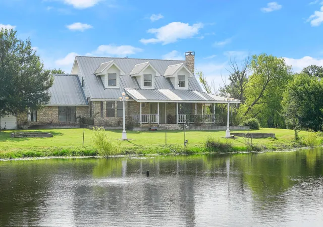 Homes for sale in Marble Falls, TX | 414 Windsong St, Marble Falls, TX 78654 | MLS# 21299892