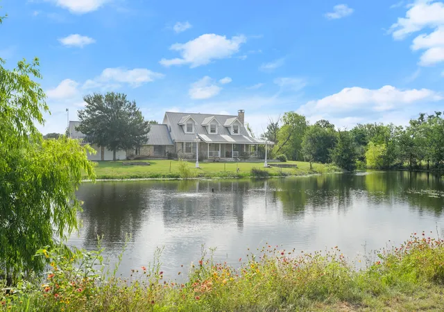Homes for sale in Marble Falls, TX | 414 Windsong St, Marble Falls, TX 78654 | MLS# 21299892