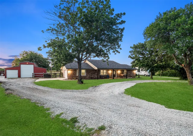 Single family home for sale at 336 Meadows Estate St, Tom Bean, TX 75489 | MLS# 21299372