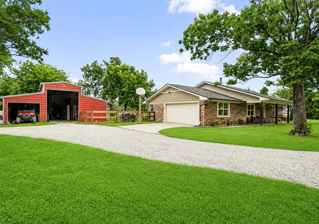 Photo 3 of Single family home for sale at 336 Meadows Estate St, Tom Bean, TX 75489 | MLS# 21299372 | Listing updated on 2026-08-23