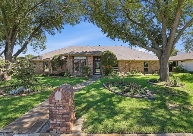 Homes for sale in Highland Village, TX | 234 Turpin Dr, Highland Village, TX 75077 | MLS# 21299879