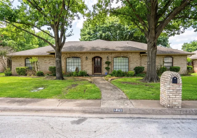 Homes for sale in De Soto, TX | 1442 Marlene Pl, De Soto, TX 75115 | MLS# 21299912