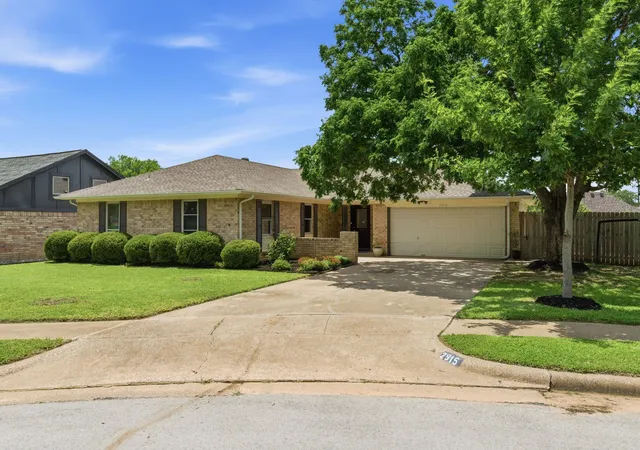 Homes for sale in Bedford, TX | 2915 Post Oak Ct, Bedford, TX 76021 | MLS# 21299973
