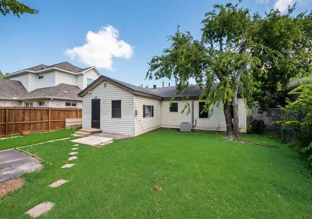 Homes for sale in The Colony, TX | 4520 W Lake Highlands Dr, The Colony, TX 75056 | MLS# 21271541
