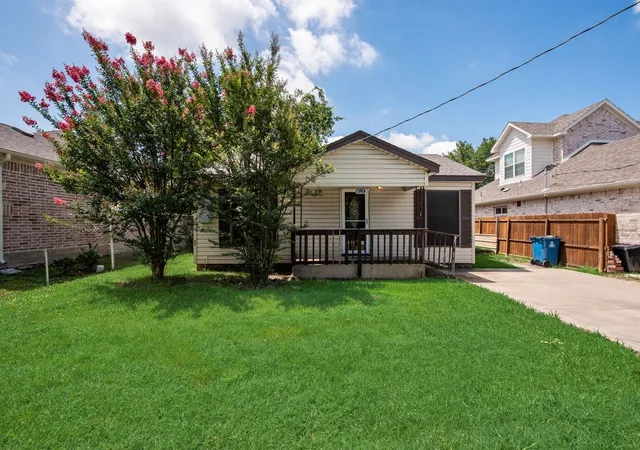 Photo 3 of Single family home for sale at 4520 W Lake Highlands Dr, The Colony, TX 75056 | MLS# 21271541 | Listing updated on 2026-08-28