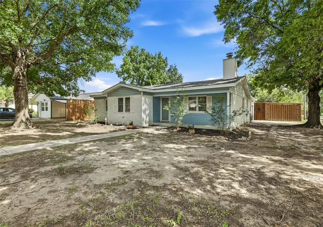 Photo 3 of Single family home for sale at 588 Pine St, Lewisville, TX 75057 | MLS# 21298982 | Listing updated on 2026-08-24