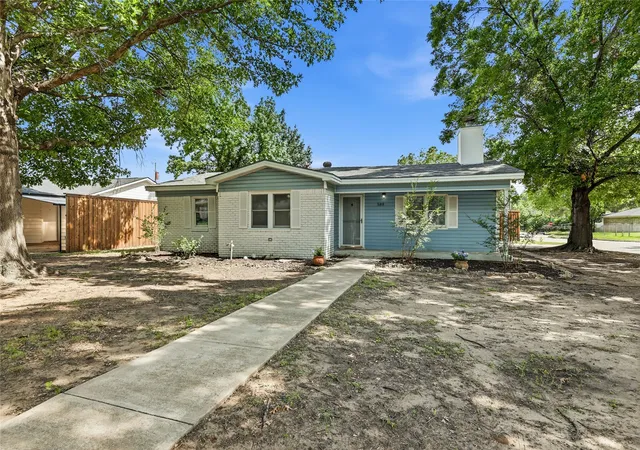 Photo 3 of Single family home for sale at 588 Pine St, Lewisville, TX 75057 | MLS# 21298982 | Listing updated on 2026-08-24