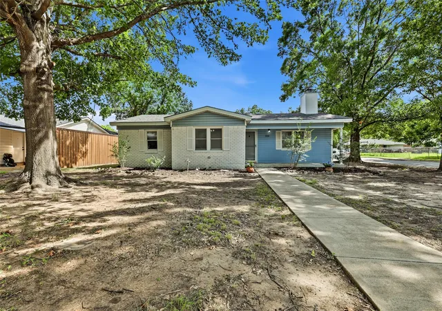 Photo 4 of Single family home for sale at 588 Pine St, Lewisville, TX 75057 | MLS# 21298982 | Listing updated on 2026-08-24