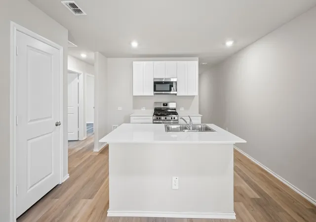 Photo 2 of Single family home for sale at 4128 Woodhill Bend Dr, Fort Worth, TX 76036 | MLS# 21298352 | Listing updated on 2026-08-22
