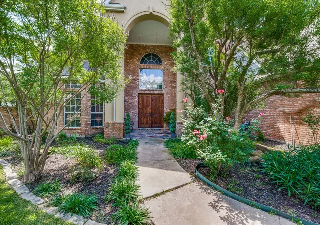 Photo 3 of Single family home for sale at 341 Onyx Dr, Little Elm, TX 75068 | MLS# 21299837 | Listing updated on 2026-10-07