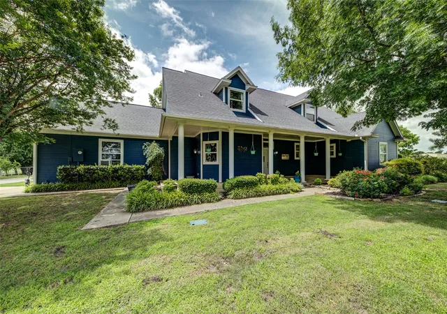 Homes for sale in Krum, TX | 10609 Jackson Rd, Krum, TX 76249 | MLS# 21290333