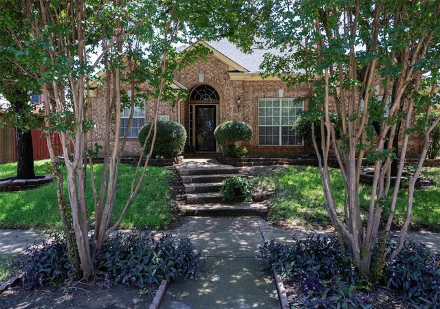 Photo 2 of Single family home for sale at 5833 Legend Ln, The Colony, TX 75056 | MLS# 21290221 | Listing updated on 2026-08-22